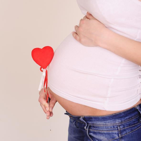 Brzuch kobiety w ciąży